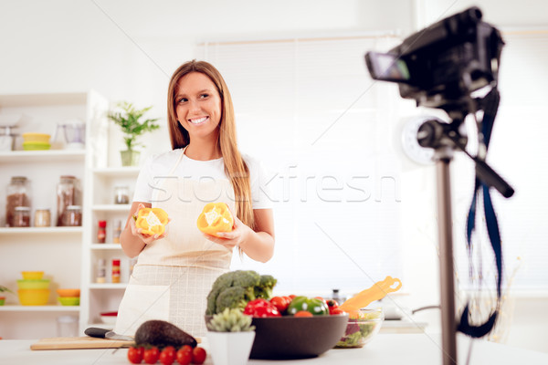 [[stock_photo]]: Séduisant · blogger · fille · vidéo · belle