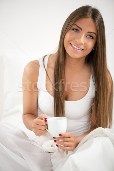 Foto stock: Buenos · días · cute · jóvenes · mujer · hermosa · potable · café