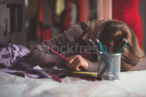 Stock fotó: Fáradt · fiatal · divat · designer · gyönyörű · alszik