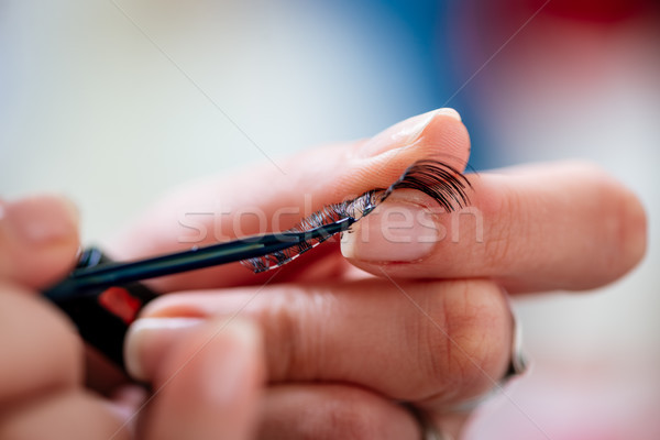 Műszempillák közelkép kozmetikai ragasztó jelentkezik nő Stock fotó © MilanMarkovic78