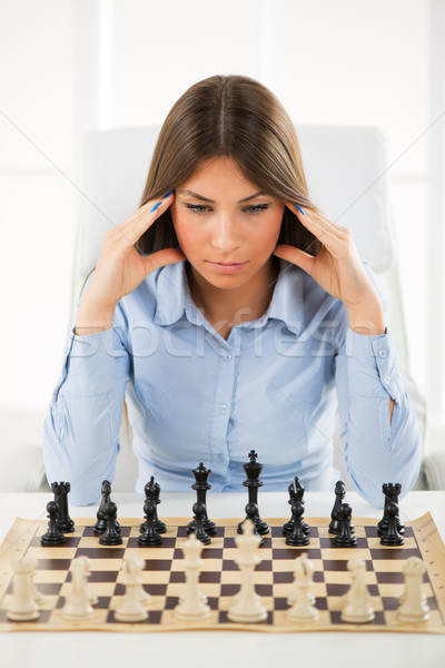 Strategia de afaceri tineri frumos femeie de afaceri şedinţei Imagine de stoc © MilanMarkovic78