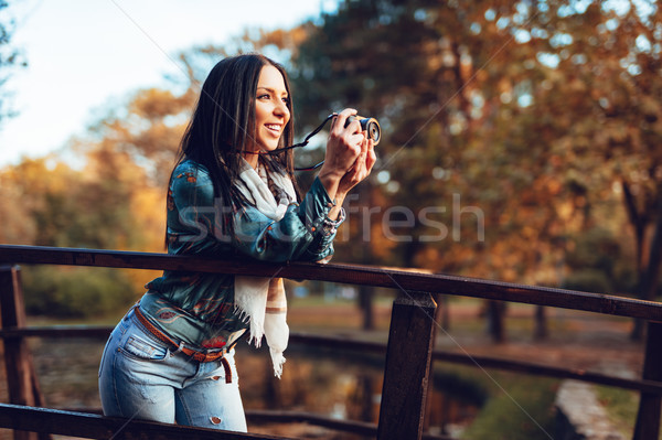 Automne couleurs lentille femme photographe [[stock_photo]] © MilanMarkovic78