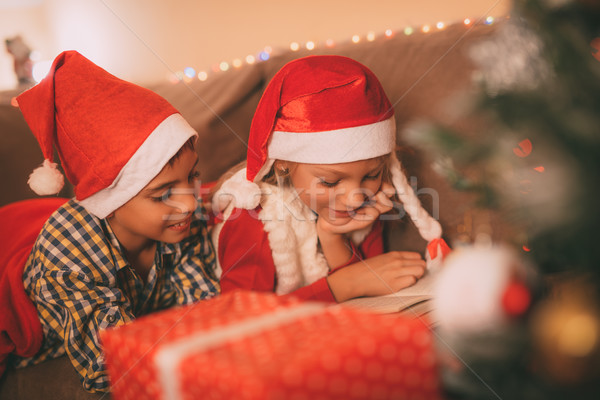 Foto stock: Natal · tempo · bonitinho · sorridente · irmã · irmão