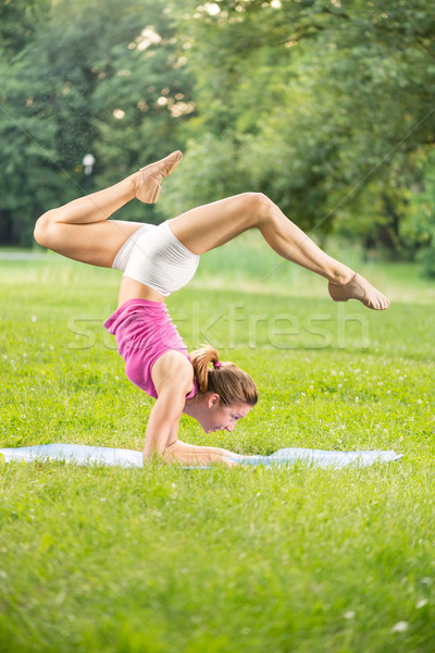 Parque cute yoga sonriendo Foto stock © MilanMarkovic78