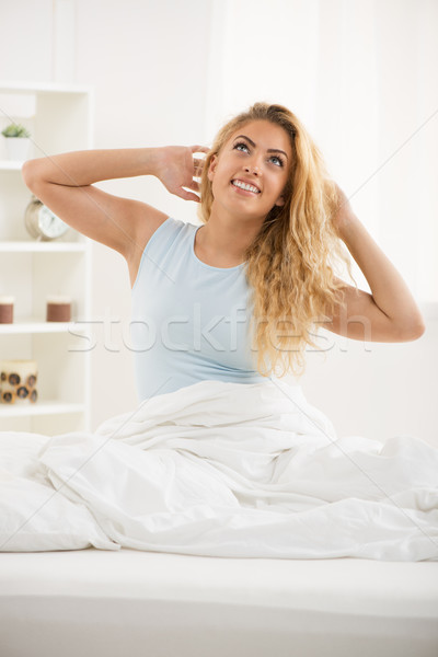 Foto stock: Bom · dia · bonitinho · mulher · jovem · despertar · manhã