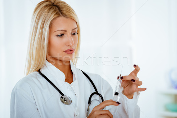 年輕 護士 注射 美麗 年輕女子 白 商業照片 © MilanMarkovic78