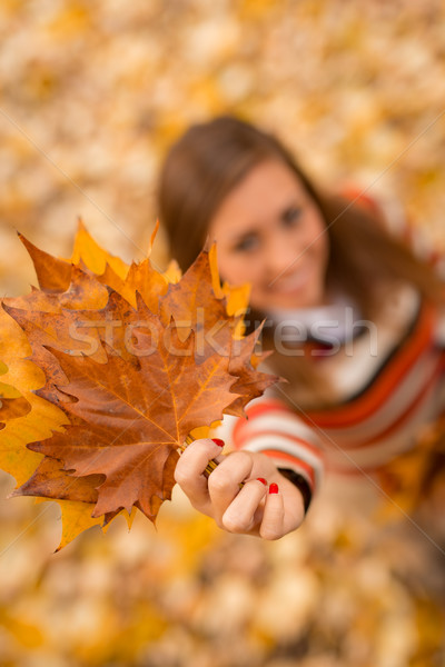 Foto d'archivio: Autunno · ragazza · primo · piano · cute