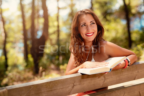 ストックフォト: 少女 · 読む · 図書 · 森林 · 若い女性 · リラックス