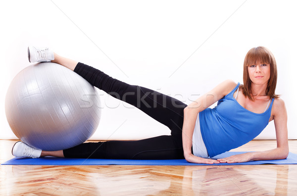 Pilates eğitim uygunluk kız egzersiz top Stok fotoğraf © MilanMarkovic78