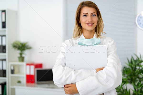 Bereit Diagnose weiblichen Chirurg halten medizinischen Stock foto © MilanMarkovic78
