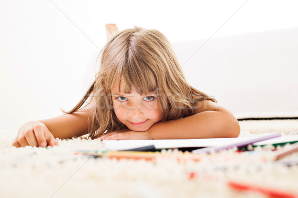 Kleines Mädchen Farbe Buntstifte cute Mädchen glücklich Stock foto © MilanMarkovic78