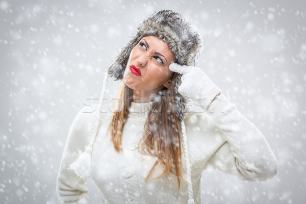 Befejezés tél gyönyörű fiatal nő meleg ruha gondolkodik Stock fotó © MilanMarkovic78