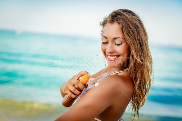 少女 適用 日焼け止め剤 クリーム 美しい 若い女性 ストックフォト © MilanMarkovic78