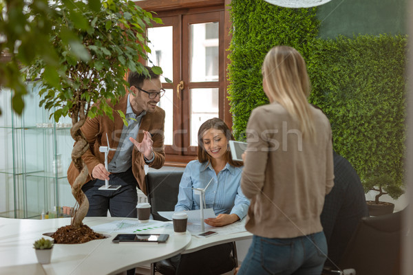 Foto stock: Viento · equipo · inteligentes · experto · jóvenes