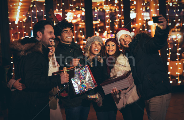 Christmas jonge mooie vrolijk vrienden Stockfoto © MilanMarkovic78