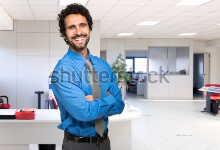 Gut aussehend Geschäftsmann Schreibtisch Büro Business Tabelle Stock foto © Minervastock