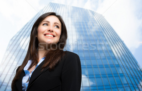 Piękna kobieta interesu dzielnica biznesowa działalności kobieta biuro Zdjęcia stock © Minervastock
