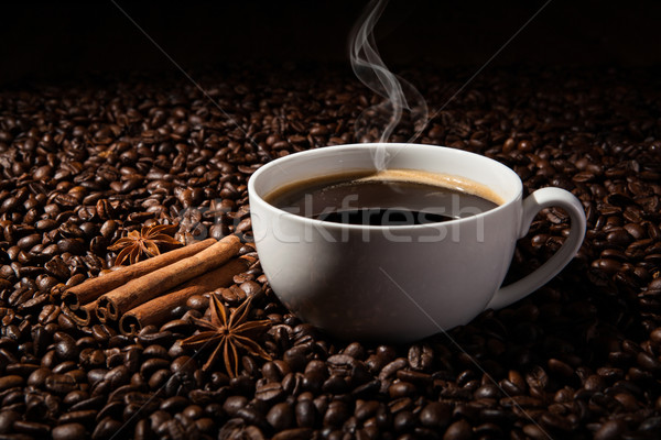 Cup caffè nero chicchi di caffè alimentare Foto d'archivio © mizar_21984