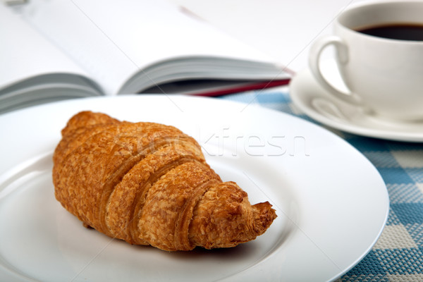 Croissant tányér pillanatok munka iroda szerszámok Stock fotó © mizar_21984