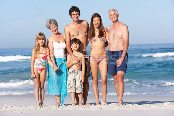 [[stock_photo]]: Trois · génération · famille · vacances · marche · plage