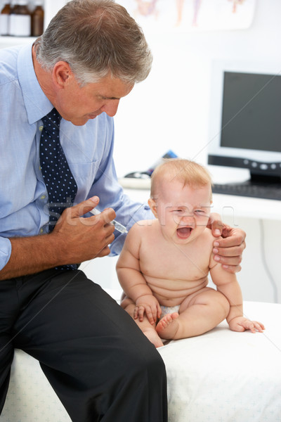 兒科醫師 嬰兒 辦公室 男子 孩子 健康 商業照片 © monkey_business