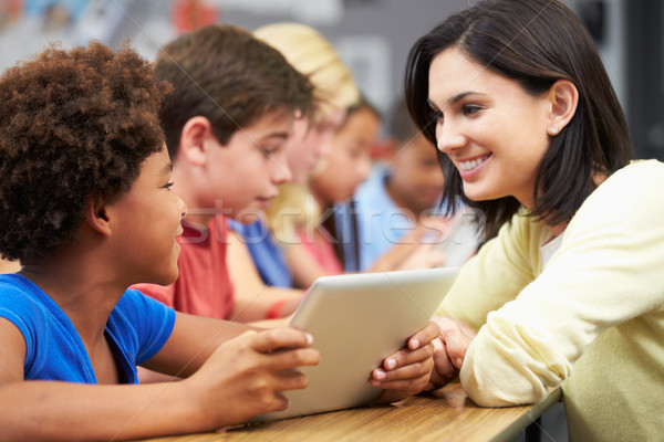 Stock foto: Schüler · Klasse · digitalen · Tablet · Lehrer · Mädchen