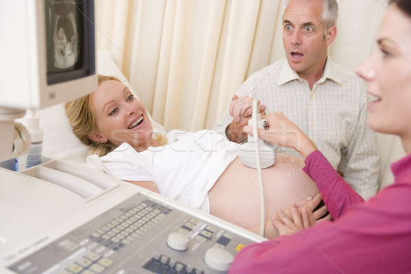 Foto d'archivio: Donna · incinta · ultrasuoni · medico · marito · guardare · donna