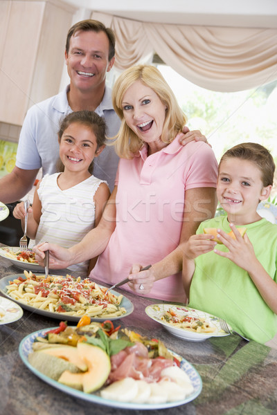 Anne yukarı akşam yemeği aile kadın Stok fotoğraf © monkey_business