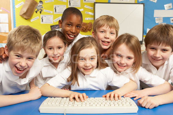 Dzieci w wieku szkolnym klasy komputerów szkoły student technologii Zdjęcia stock © monkey_business