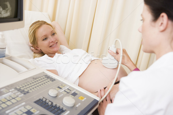 Foto d'archivio: Donna · incinta · ultrasuoni · medico · famiglia · medici · salute