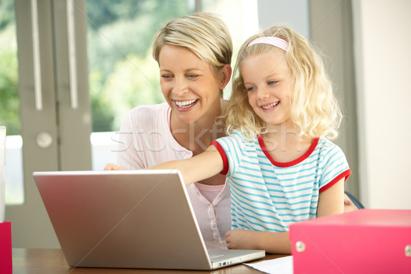 Stock foto: Mutter · Tochter · mit · Laptop · home · Frau · Büro