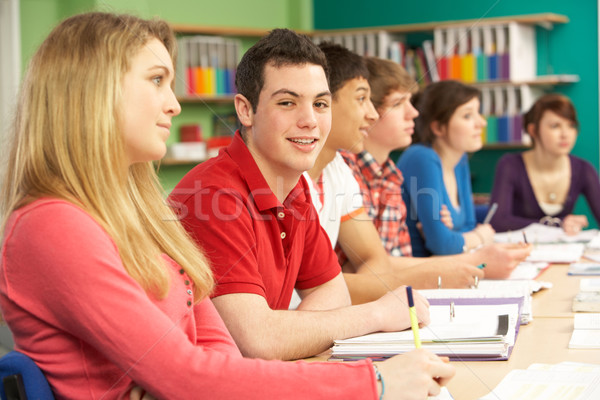 Adolescente studenti studiare classe ragazza studente Foto d'archivio © monkey_business