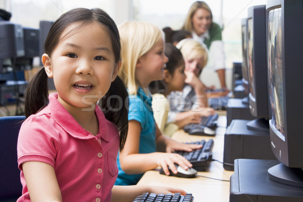 Kindergarten Kinder Lernen Computer Mädchen Bildung Stock foto © monkey_business