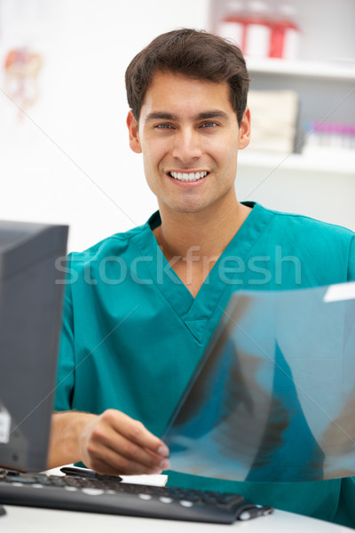 молодые больницу врач столе работу медицинской Сток-фото © monkey_business