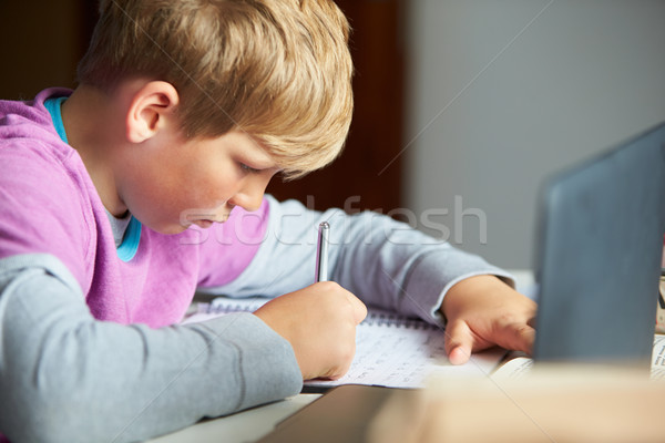 мальчика изучения спальня используя ноутбук детей ноутбука Сток-фото © monkey_business