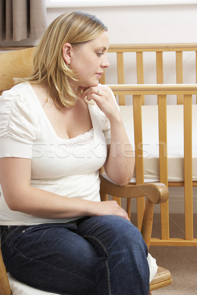 Traurig Mutter Sitzung leer Gärtnerei Frau Stock foto © monkey_business