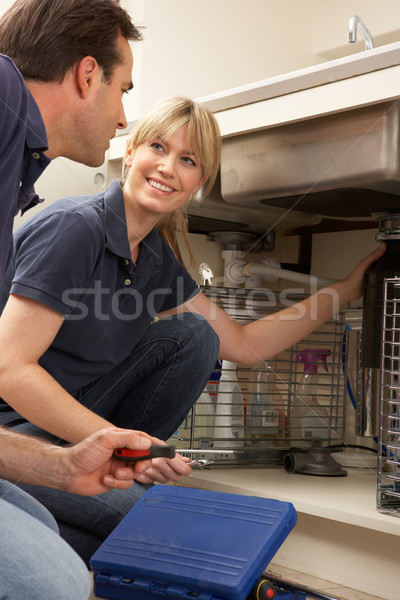 [[stock_photo]]: Plombier · enseignement · apprenti · maison · maison