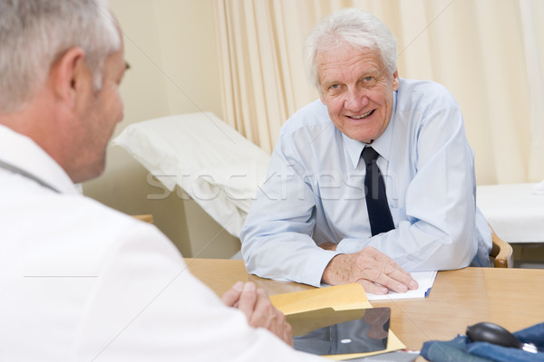 [[stock_photo]]: Homme · souriant · médecin · heureux · médicaux