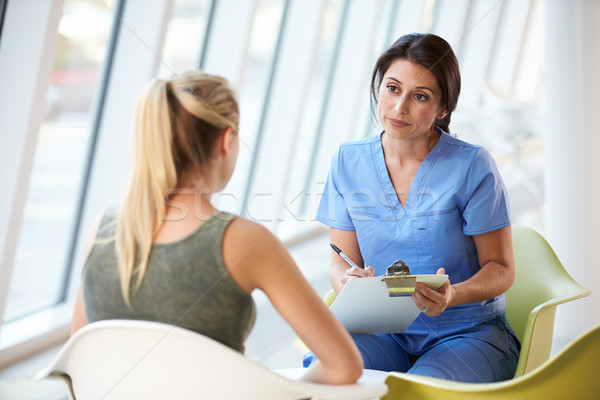 Enfermera reunión moderna hospital mujeres Foto stock © monkey_business