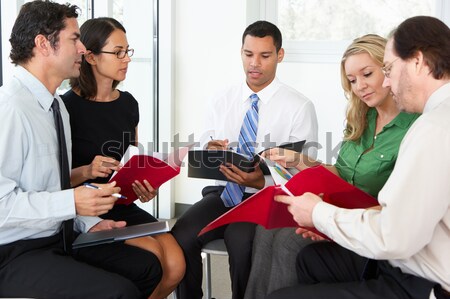 Informal escritório reunião negócio mulher Foto stock © monkey_business