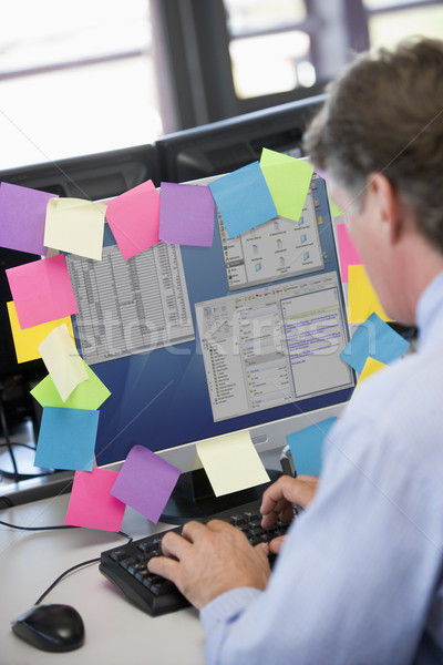 Stock foto: Geschäftsmann · Büro · eingeben · Computer · stellt · fest · Frau