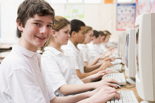 Stock foto: Zeile · Schulkinder · Studium · Computer · Bildung · Studenten