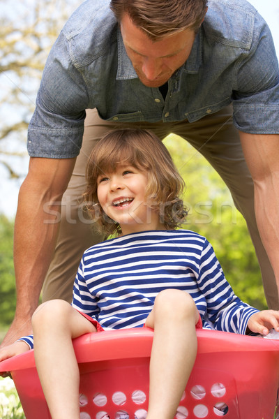 Vater tragen Sohn Sitzung Wäschekorb Mann Stock foto © monkey_business