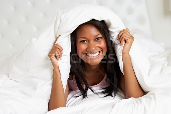 Stockfoto: Vrouw · ontspannen · bed · pyjama · vrouwen