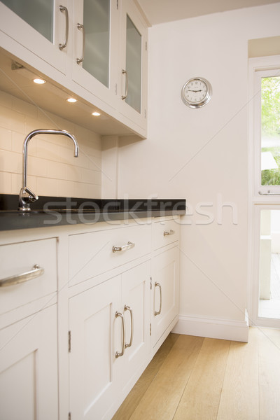 [[stock_photo]]: Vide · cuisine · horloge · maison · chambre · modernes