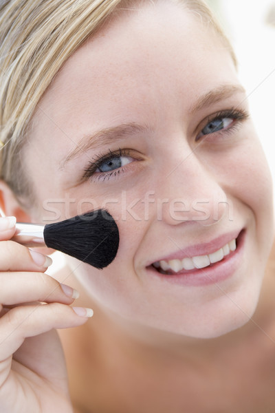 Foto stock: Mulher · pincéis · de · maquiagem · sorrindo · sorridente · menina · adolescente