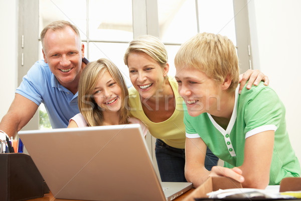 Stockfoto: Familie · met · behulp · van · laptop · home · kantoor · meisje · kinderen