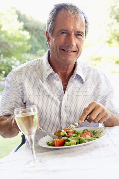 Foto d'archivio: Senior · uomo · mangiare · affresco · pranzo · vino