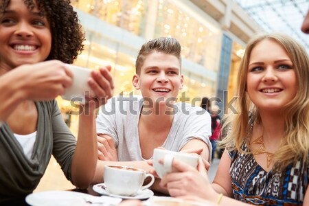 若い女性 カフェ ボトム 女性 友達 笑い ストックフォト © monkey_business