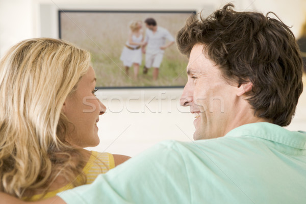 Stock foto: Paar · Wohnzimmer · Fernsehen · lächelnd · Frau · Lächeln